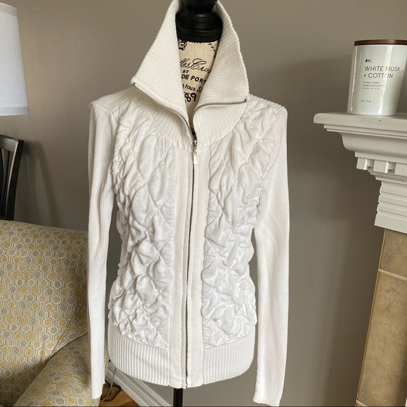 White House Black Market Sweaters - Sale🎈White House Black Market M sweater